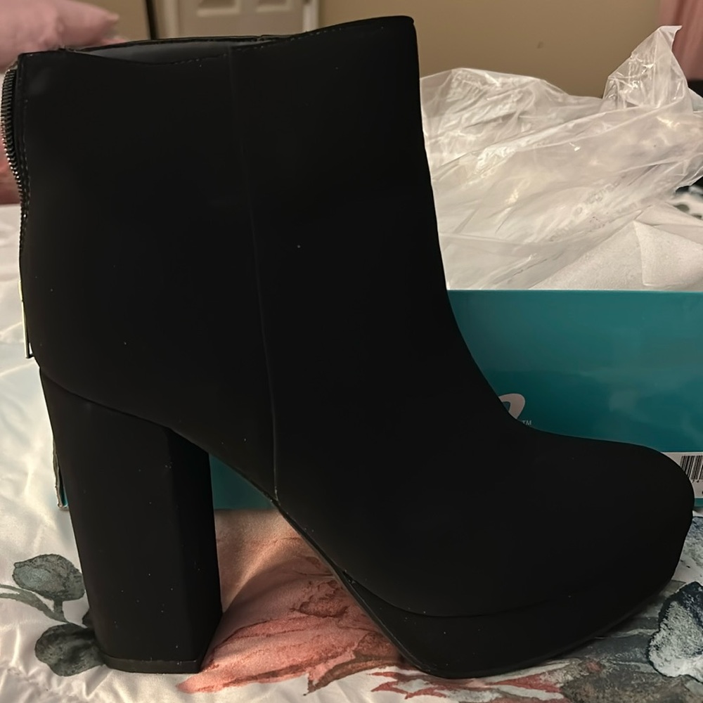 Chic Black Ankle Booties